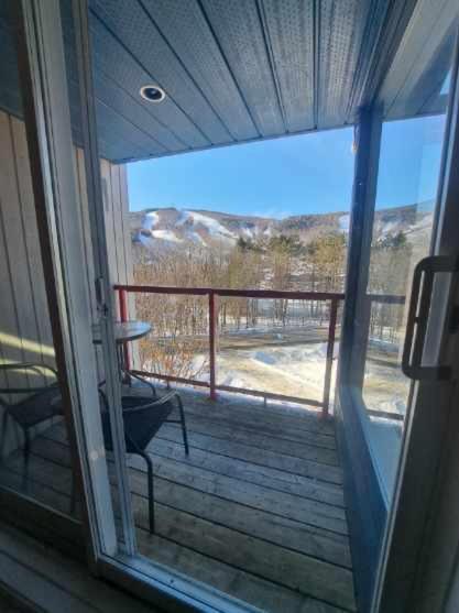 Superbe Condo Face Aux Pentes De Ski Stoneham!!! Buitenkant foto